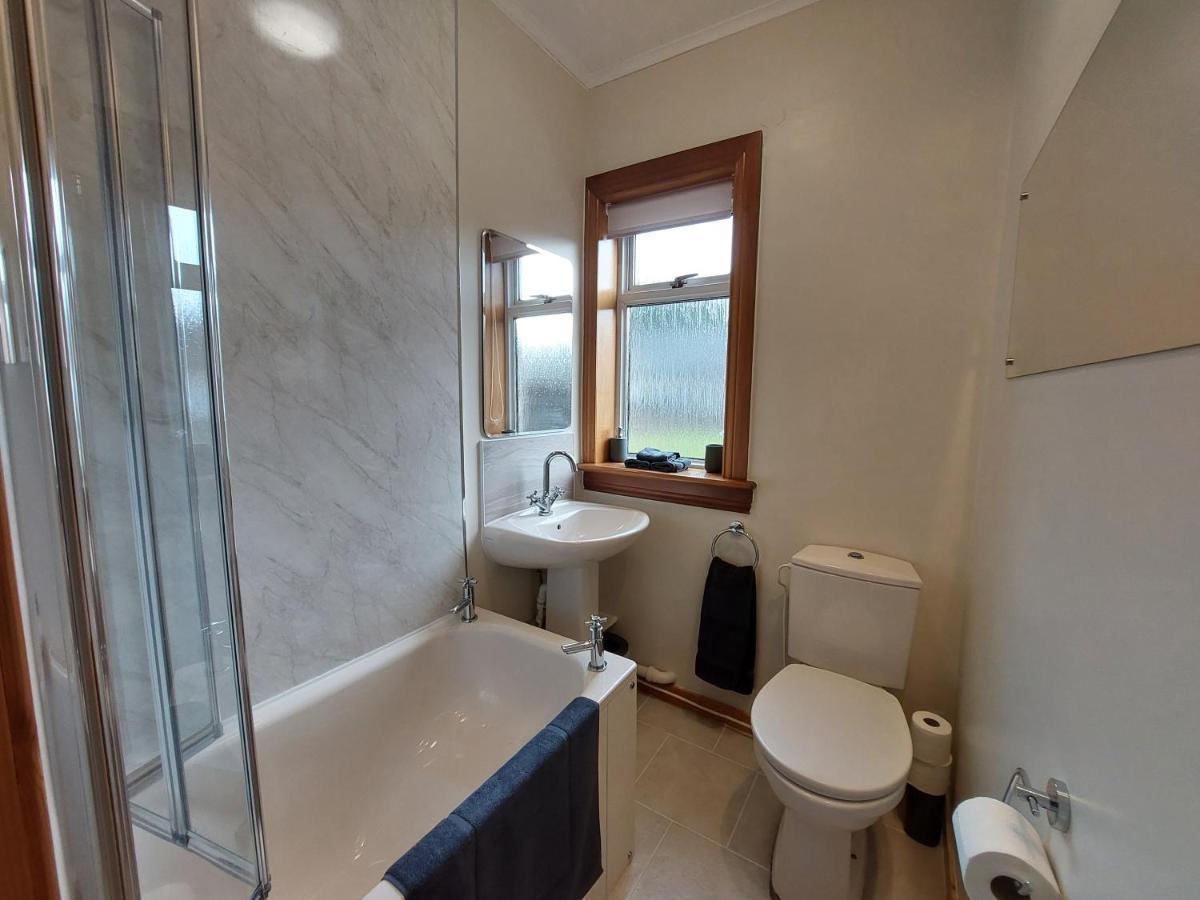Cosy Flat In Innerleithen Bagian luar foto
